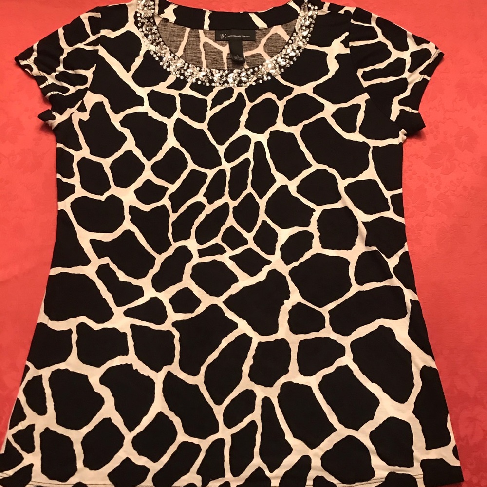 EUC I-N-C Black/White Beaded Short Sleeve Top- L
